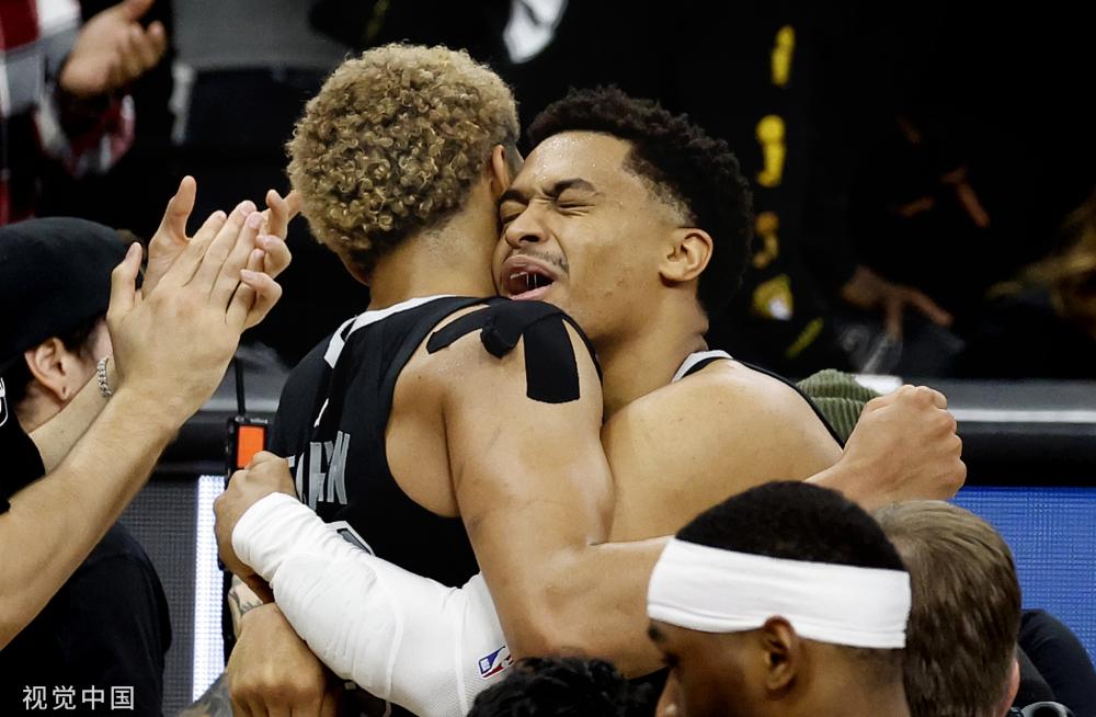 不仅帮助球 不仅帮助球