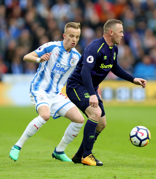 也加深了他 也加深了他